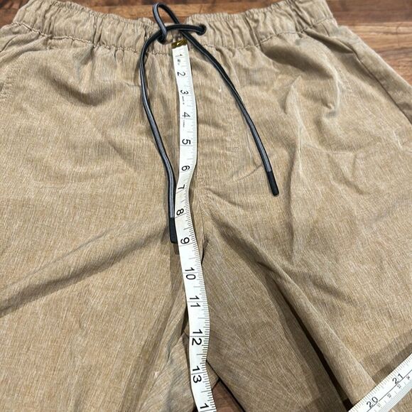 Eddie Bauer Drawstring shorts Great Condition Eddie size M. - Picture 6 of 8